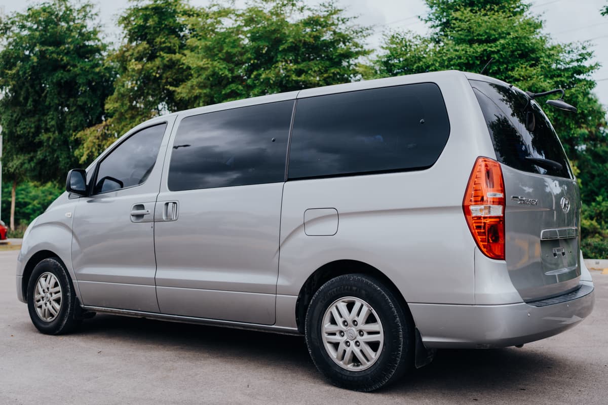 Hyundai Starex